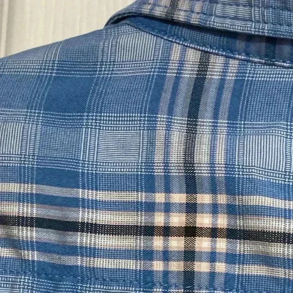 The North face short sleeve plaid button down mens shirt size LARGE